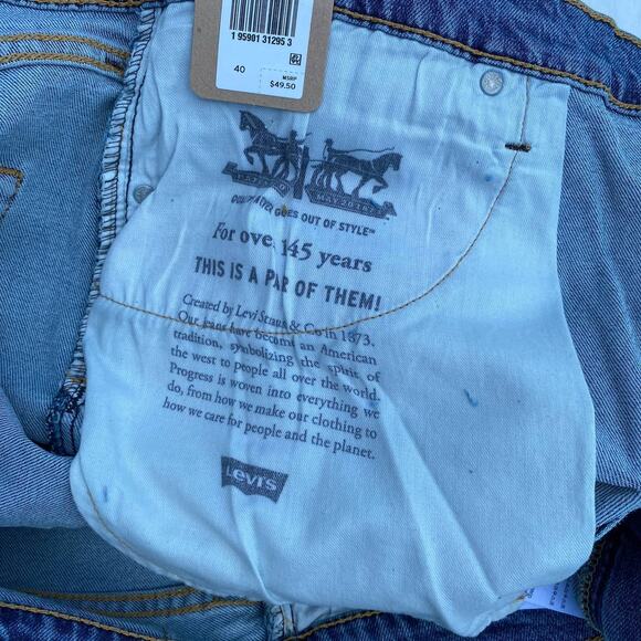 New Levi's 412 Men's Stretch Ripped Medium Wash Bermuda Slim Denim Shorts 40 - Picture 7 of 7